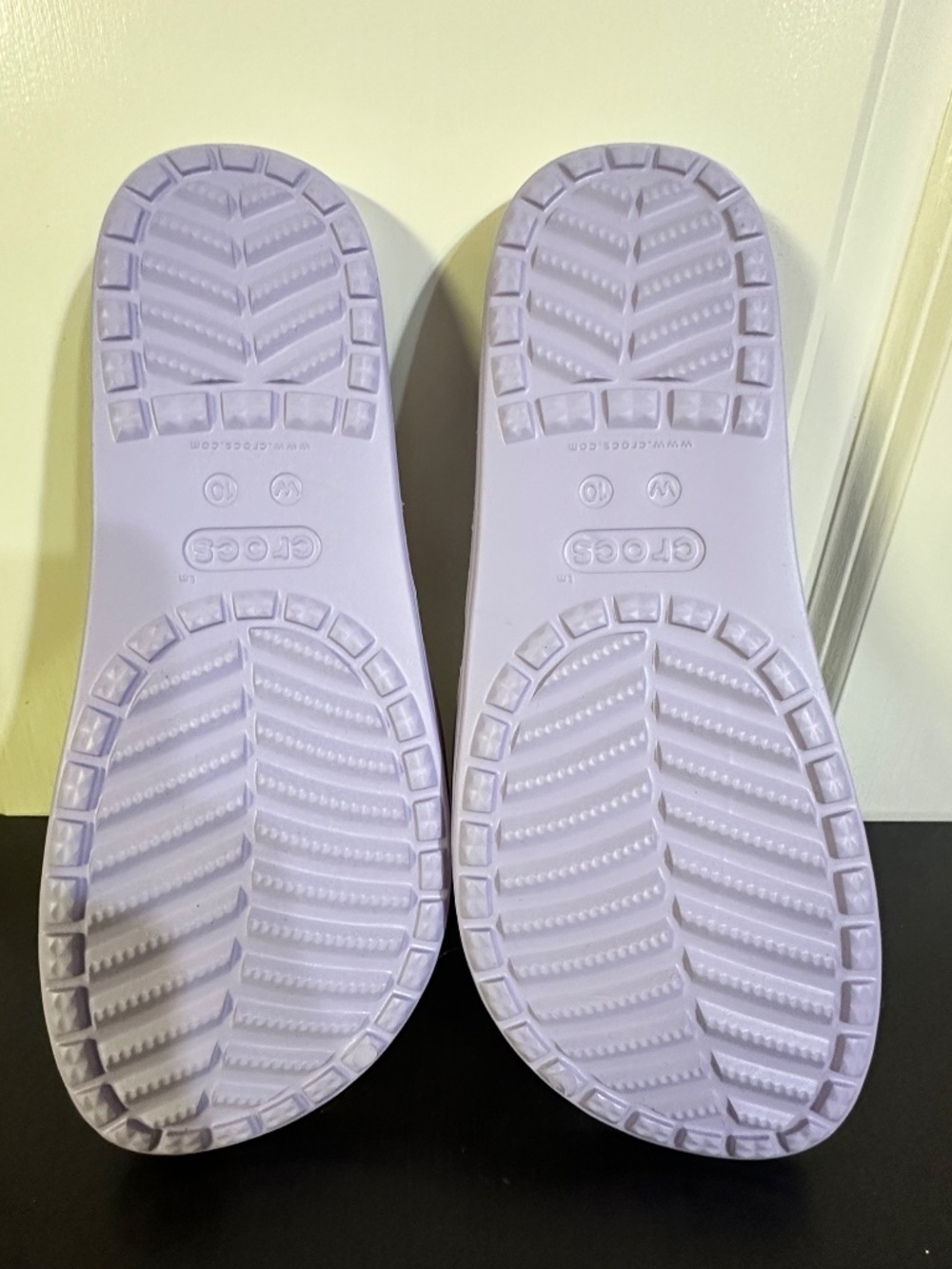 lilac purple Crocs Sloane Slide sandals, women’s size 10 - Picture 2 of 5